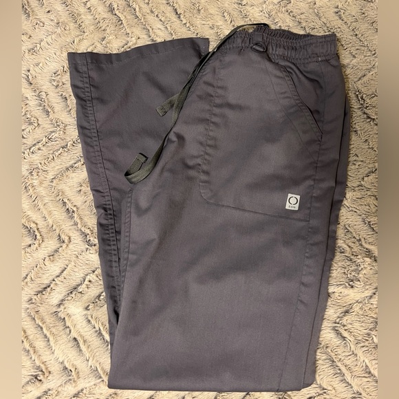 EON by Maevn grey scrub set. Size X-Small. Gently used condition. - Picture 5 of 9